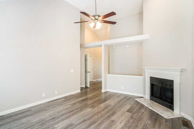 Foto del edificio - 1046 Cedar Creek Village Rd