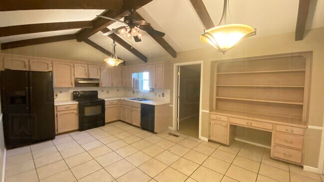Building Photo - Excellent 4 Bedroom Home in Pleasant Grove