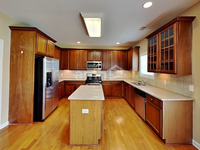 Building Photo - 51 Horseshoe Ct