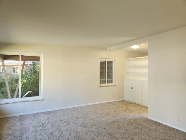 Foto del edificio - 1609 Crestmore Pl