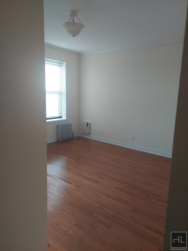 Building Photo - SUNNY AND LARGE  1 BEDROOM  OCEAN AVENUE/P...