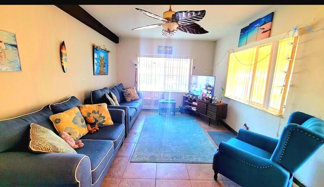 Primary Photo - 7400 Harding Ave