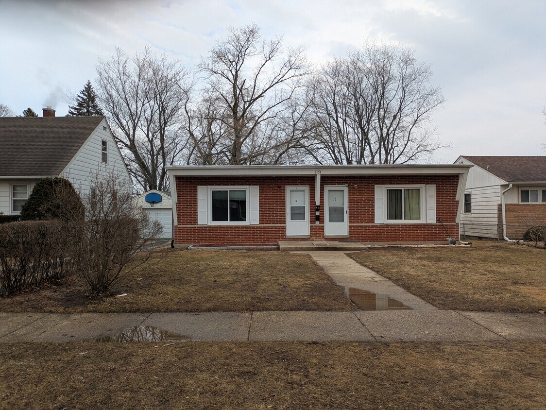 Foto principal - 2107 Elim Ave