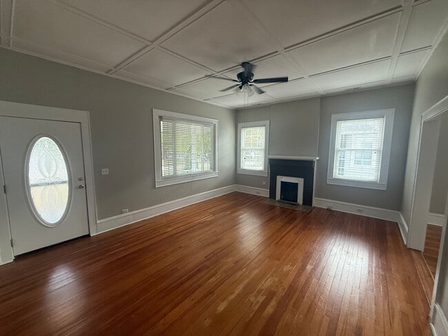 Building Photo - Freshly Renovated Clover Charmer — Walk to...