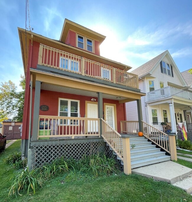 Building Photo - 1219 Mound St