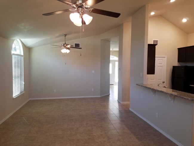 Foto del edificio - 1315 Iron Glen Dr