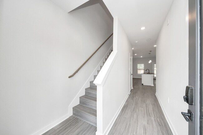 Foto del edificio - 7711 Longmire Rd