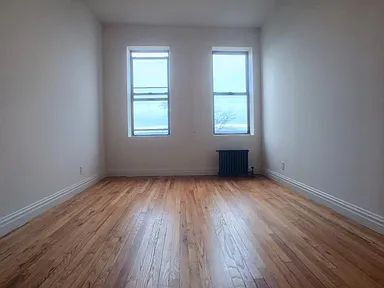 Building Photo - "Charming 1-Bedroom Haven on Cabrini Blvd – 600 Sq Ft of Cozy Comfort!"