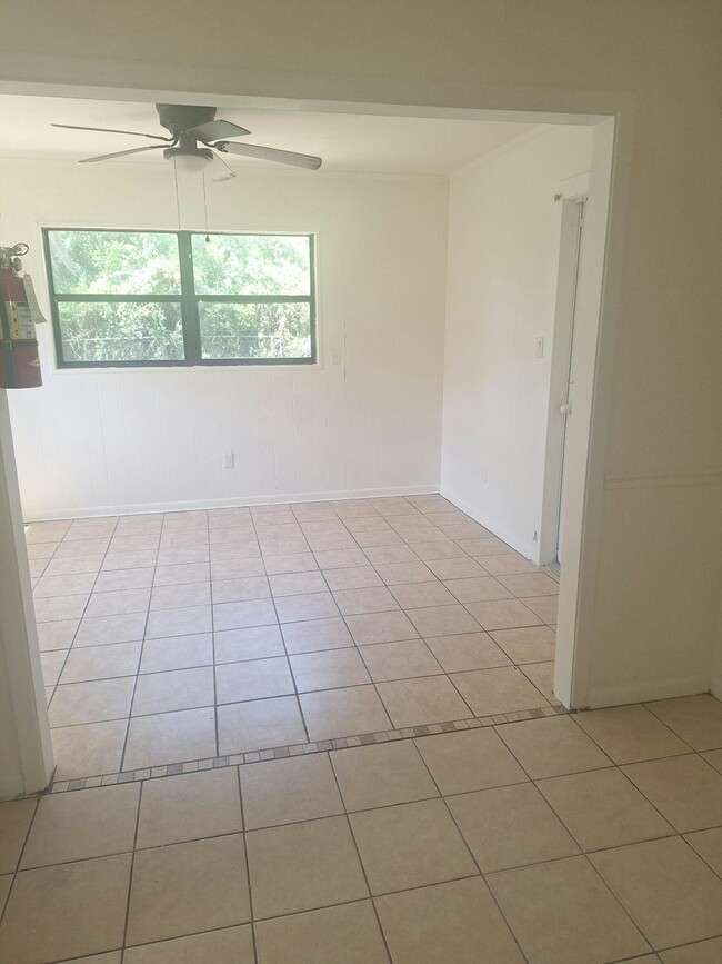 Foto del edificio - 914 SE 18th Terrace
