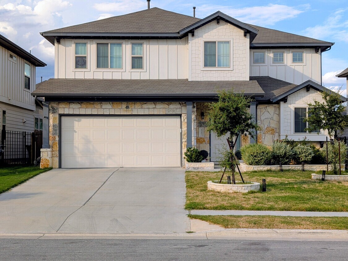 Foto principal - 517 Arrowhead Vine St