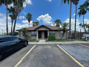 Building Photo - 11 Pleasantview Dr