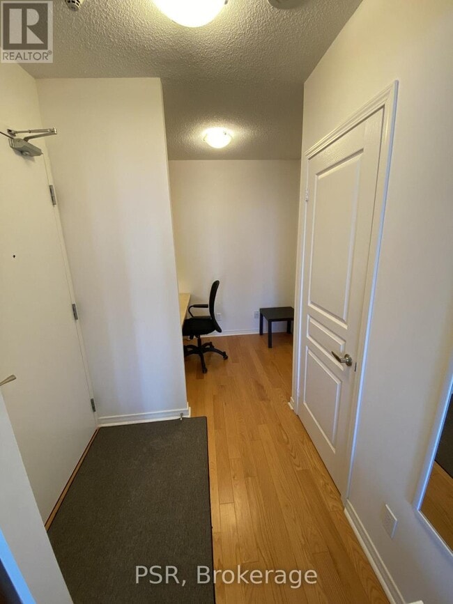 Building Photo - 2240 Lake Shore Blvd W