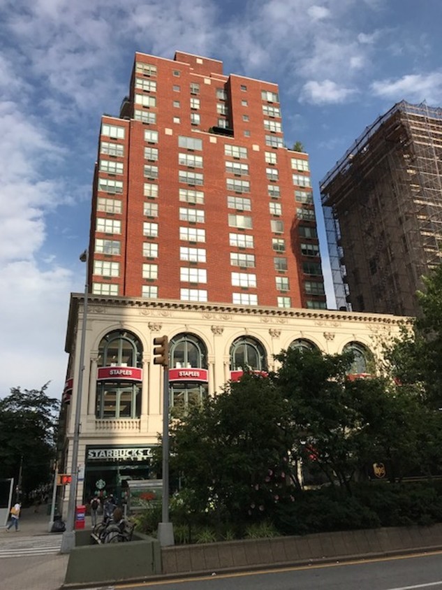 2250 Brodaway, The Broadway Condominium - 2250 Broadway