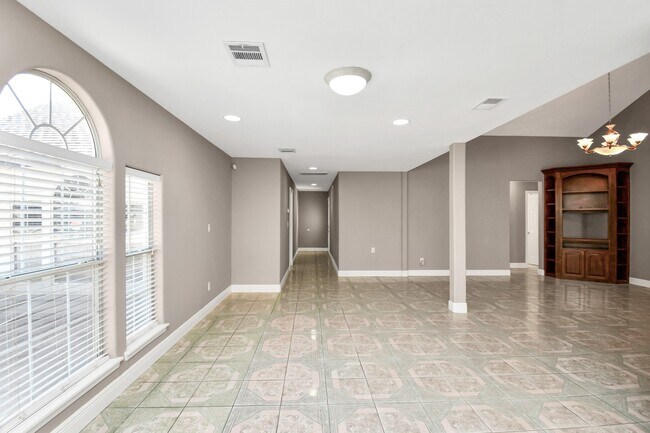 Foto del edificio - 3503 Nayland Rock Dr