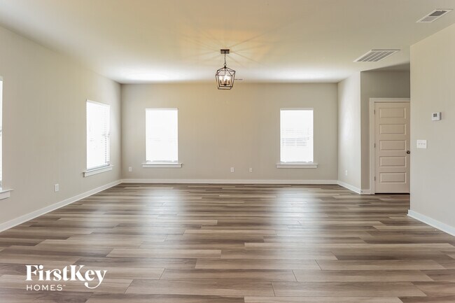 Building Photo - 320 Ridgeview Cir