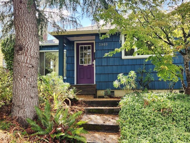 Building Photo - 3909 SE 48th Av