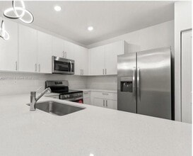 Building Photo - 5090 SW 37th St