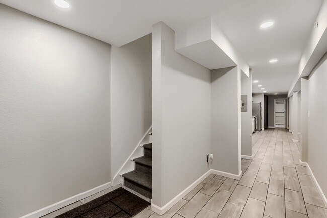 Building Photo - 15057 E Louisiana Dr