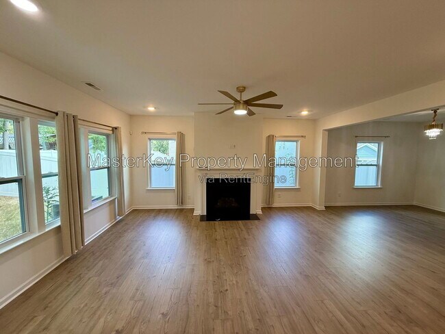 Foto del edificio - 1516 Addison Lk St