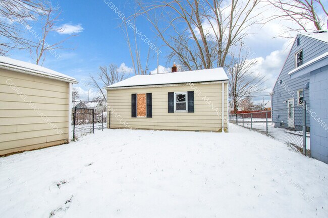 Building Photo - 1506 Waldman Ave