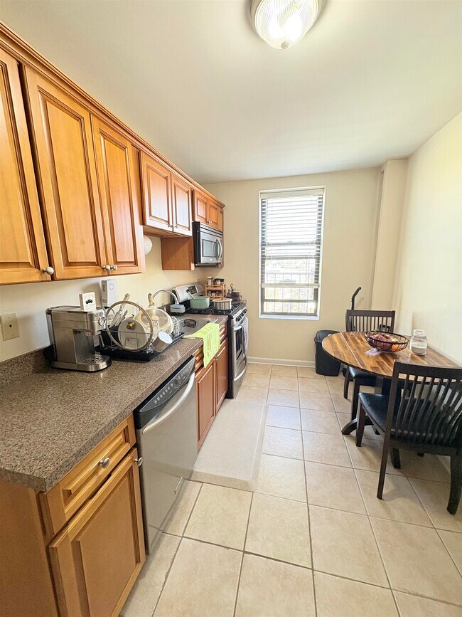 Building Photo - 761 Avenue A