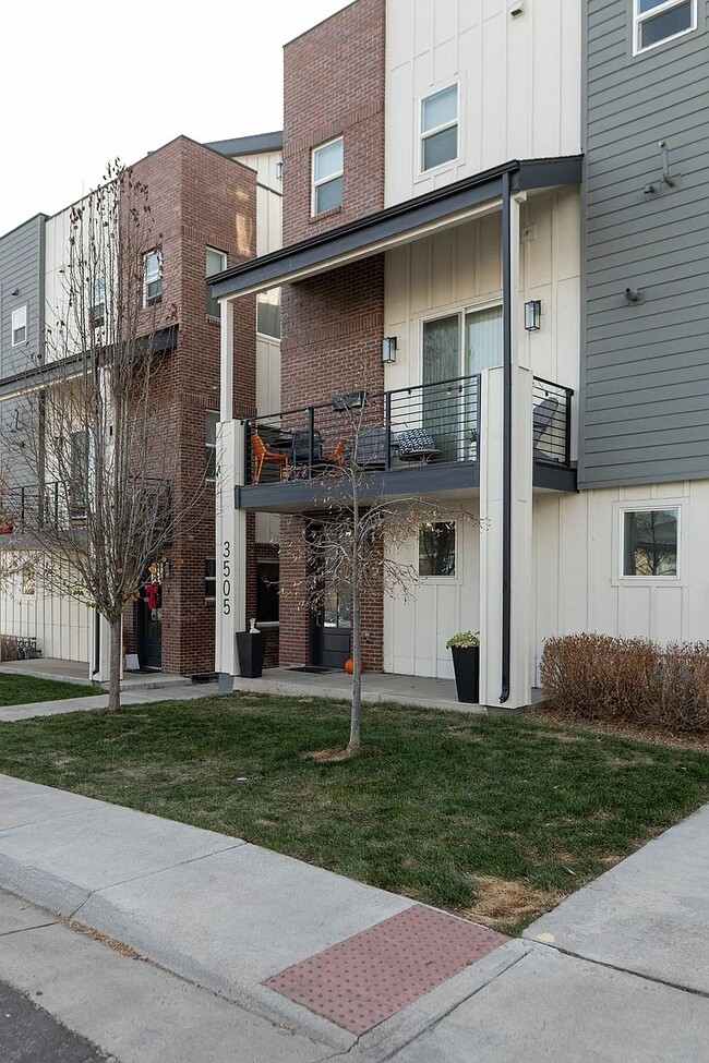 Photo - 3505 S Marion St Townhome