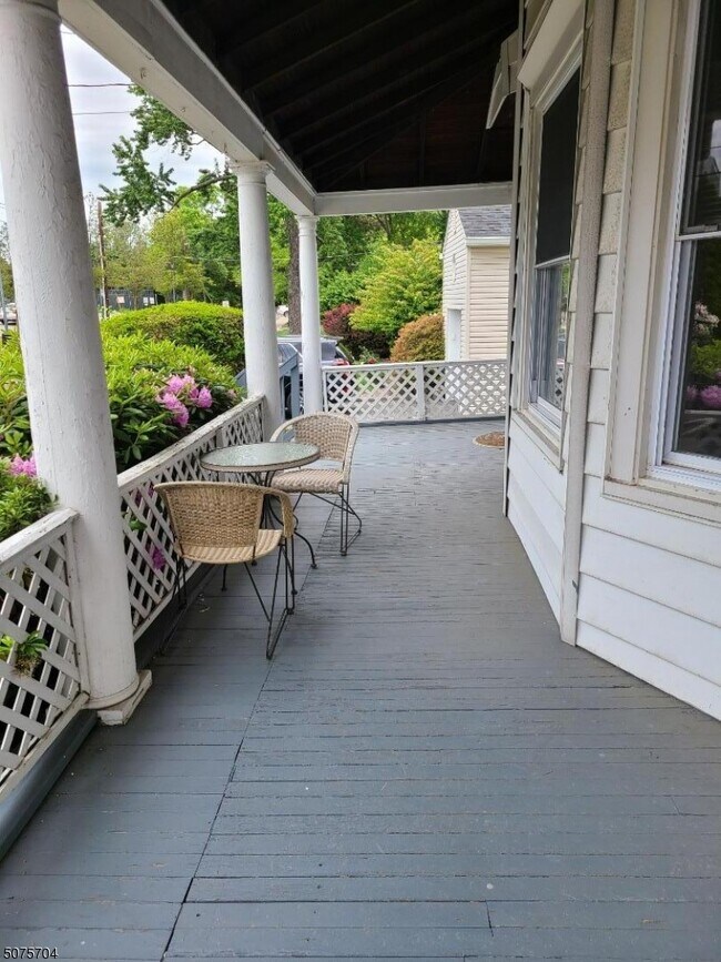 Building Photo - 13 Park Pl