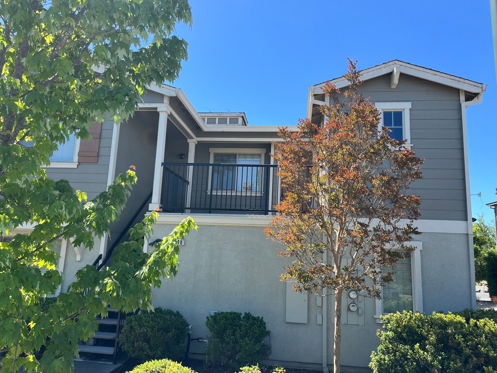 Primary Photo - 2448 Avignon Cir