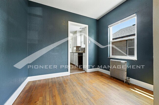 Foto del edificio - Charming Home with Washer/Dryer and Fenced...