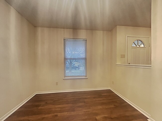 Foto del edificio - 6886 Merritt Ridge Way