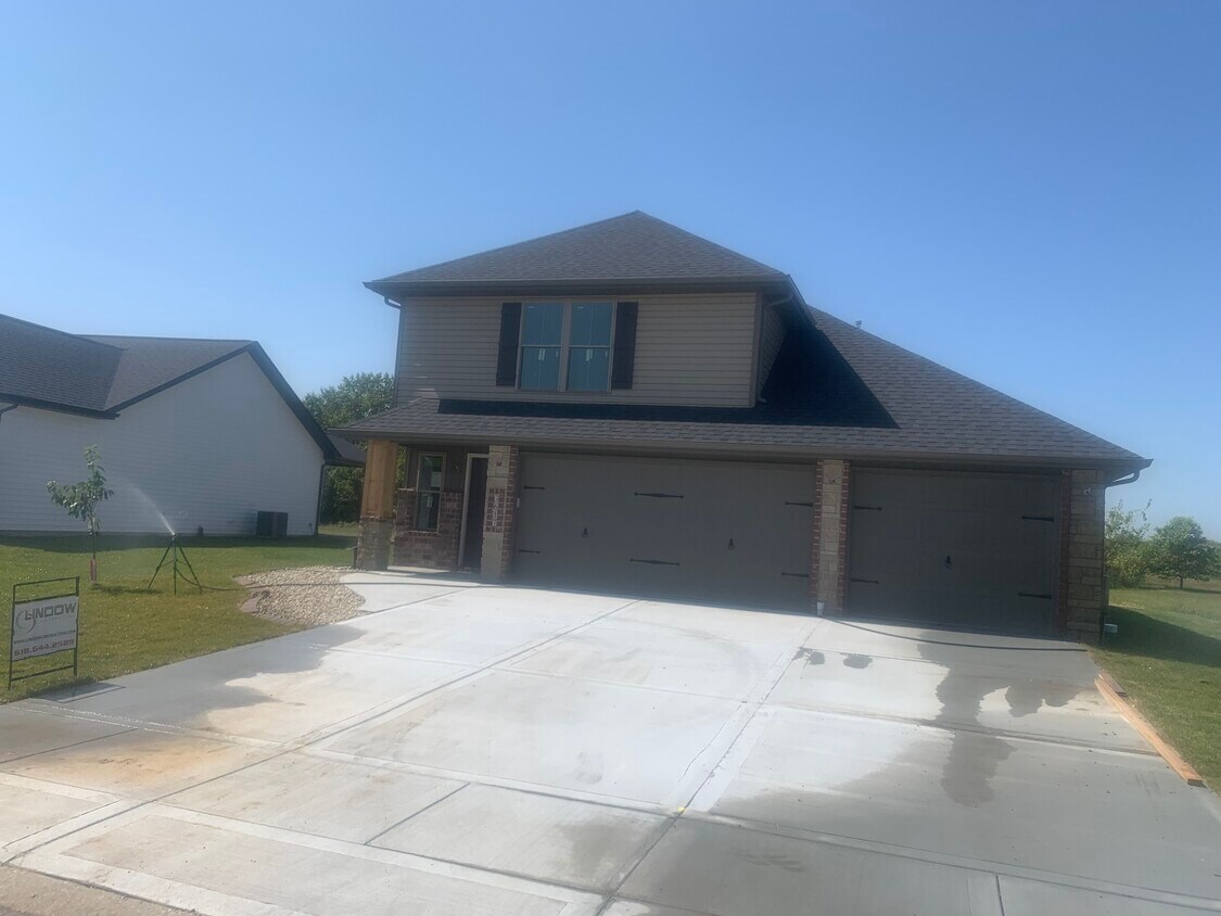Foto principal - 3617 Justine Drive