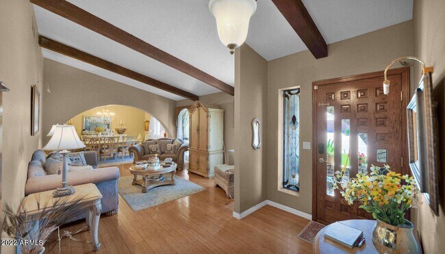 Building Photo - 426 E Carol Ann Way