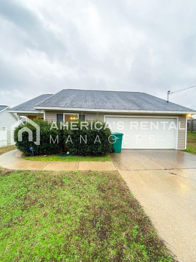 Building Photo - 15915 Lexie Dr