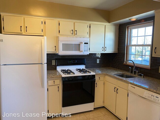 Foto del edificio - 2 br, 1 bath Apartment - 3711 30th Ave