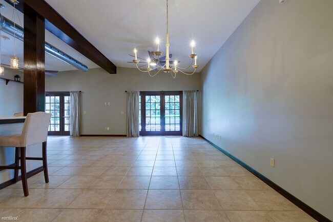 Building Photo - 3 br, 3 bath House - 215 Garden Circle
