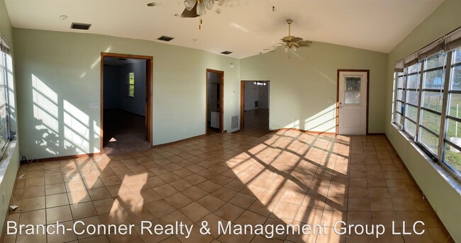 Building Photo - 5920 Alligator Lake Shore W