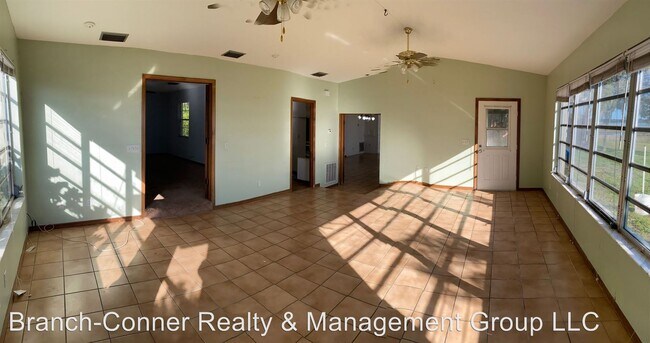 Foto del edificio - 5920 Alligator Lake Shore W