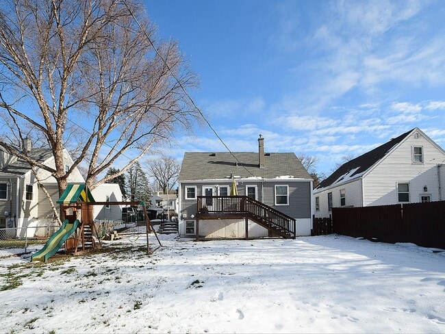 Photo - Cute Bungalow House