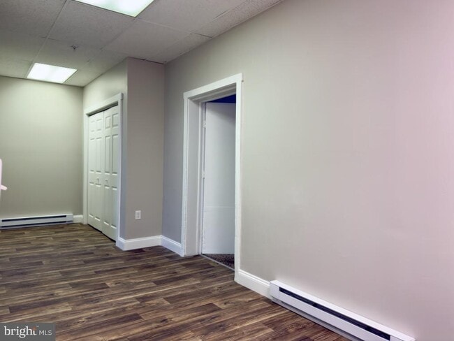 Building Photo - 100 S Front St