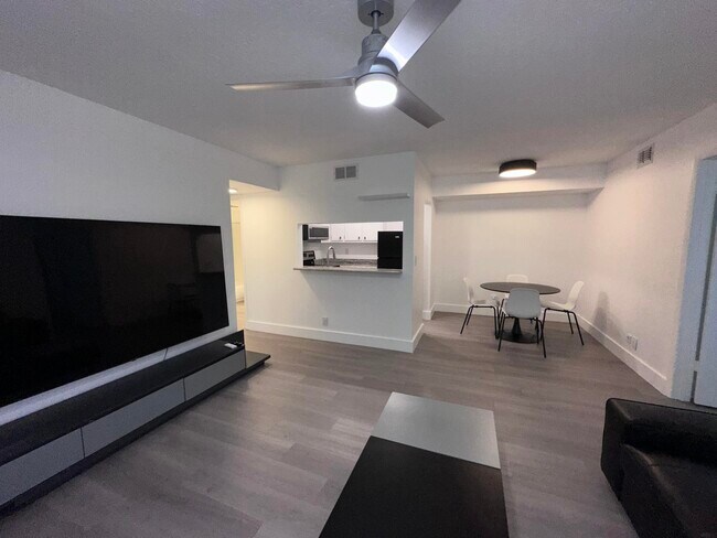 Building Photo - 7082 Golf Colony Ct