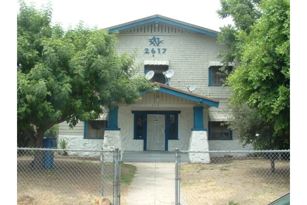 Foto del edificio - 2617 Jeffries Ave