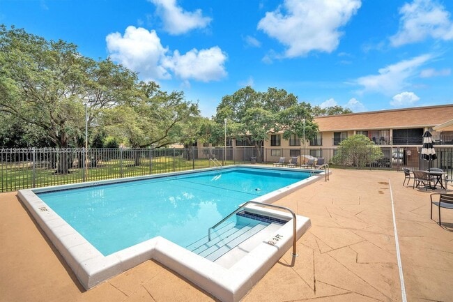 Foto del edificio - 5981 Washington St