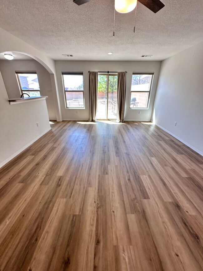 Building Photo - Modern  Upscale and sleek town home in a g...
