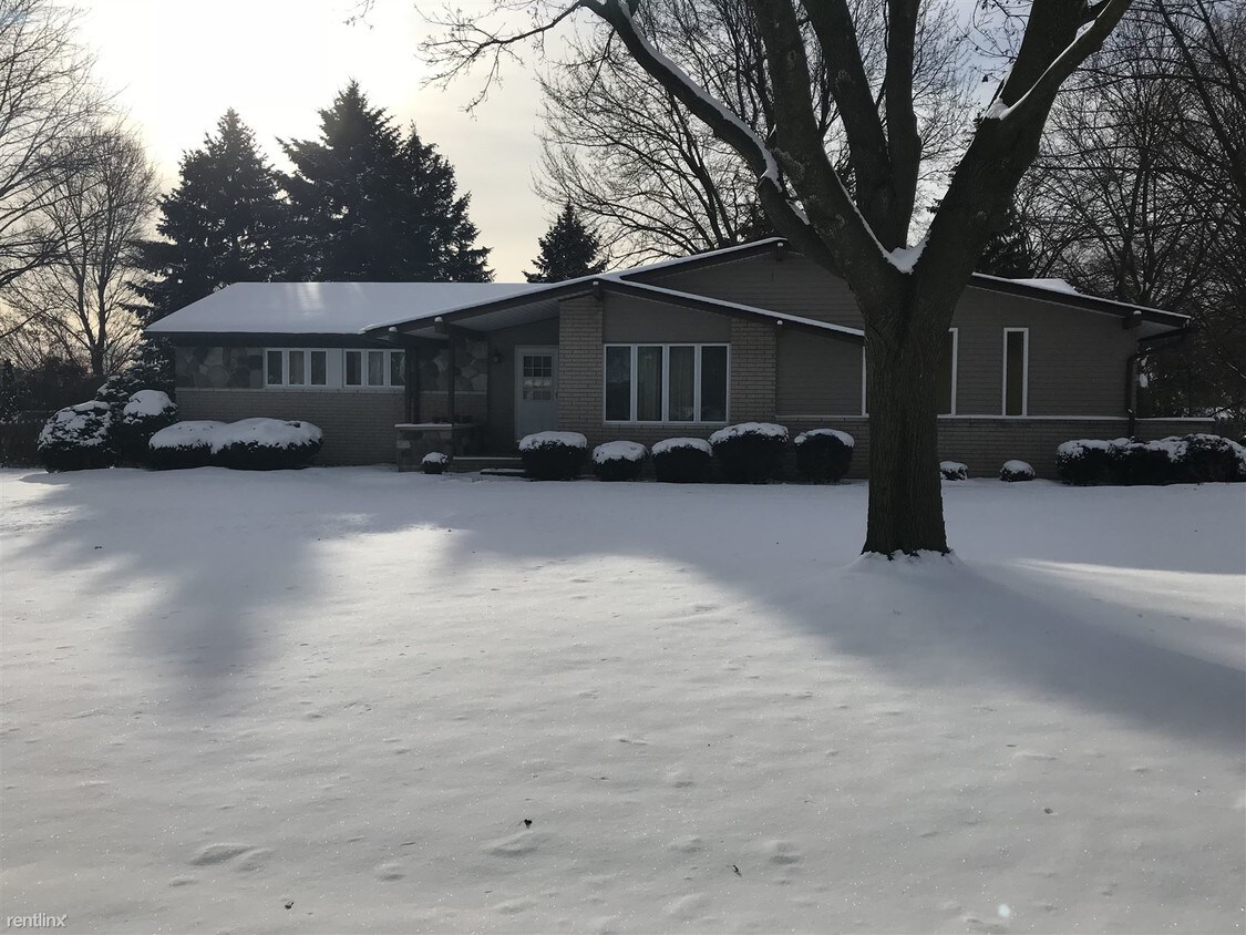 Primary Photo - 35133 Drake Heights Dr