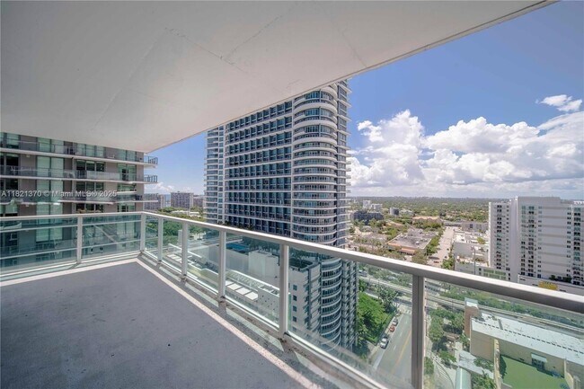 Building Photo - 1250 S Miami Ave