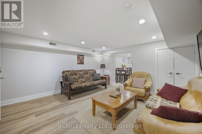 Building Photo - 23 Swanhurst Blvd