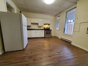 Building Photo - 423 Liberty St