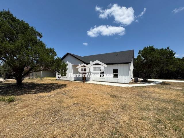 Building Photo - 664 Rolling Hills Dr
