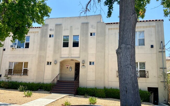 Building Photo - 1546 Golden Gate Ave