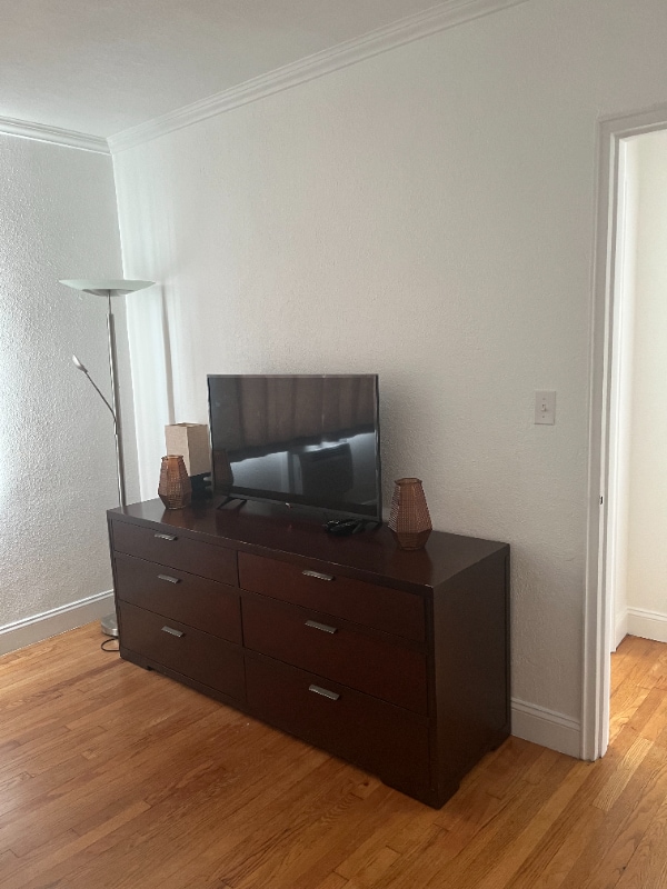 Foto del edificio - 7445 Harding Ave